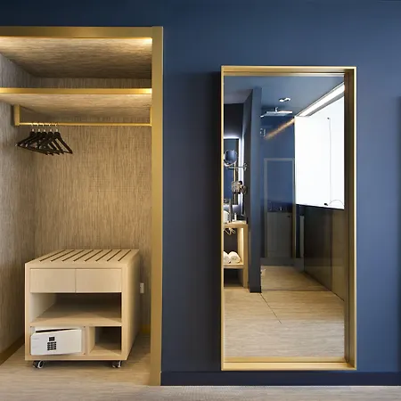 ホテル Boutique Donna カステルデフェルス