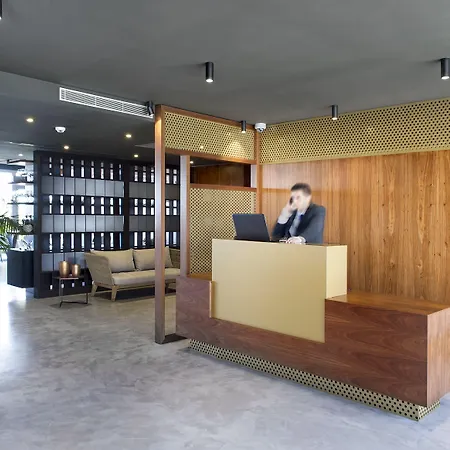 ホテル Boutique Donna 4*